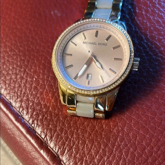 Michael Kors Gold and Cream Bracelet Watch - Picture 2 of 6